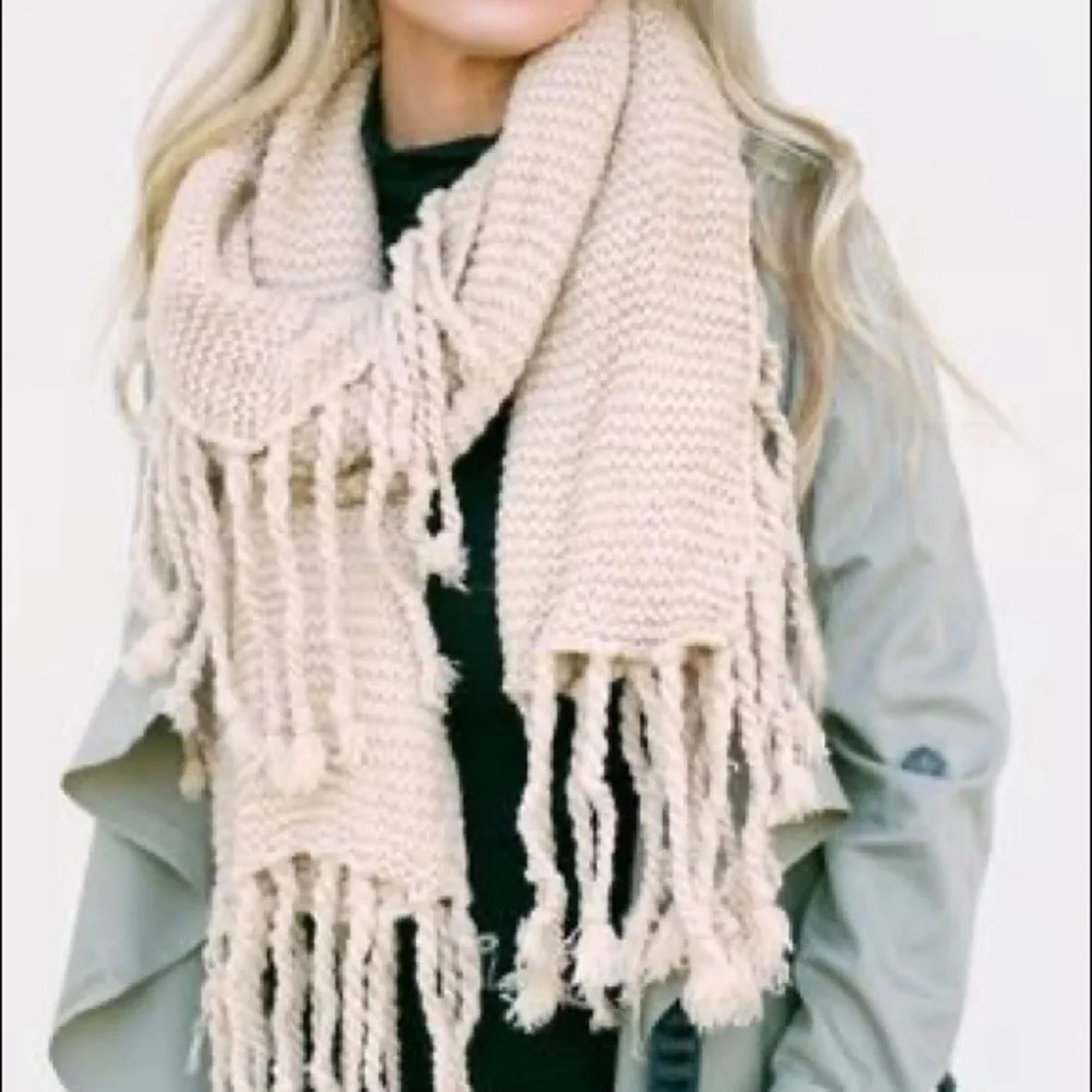 Ily Couture Tan Camel Chunky Knit Tassel Fringe Scarf Oversized Cozy Neutral